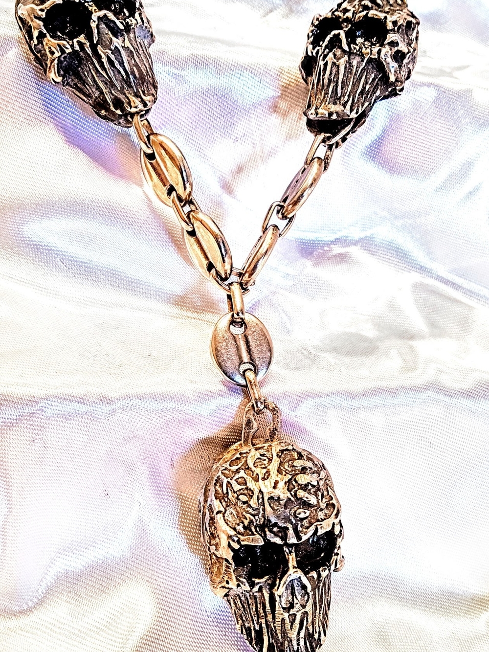Men's Silver Closed Mouth Skull Pendant - Gothic Guccie Style 10mm Links